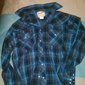 New wrangler long sleeve button up